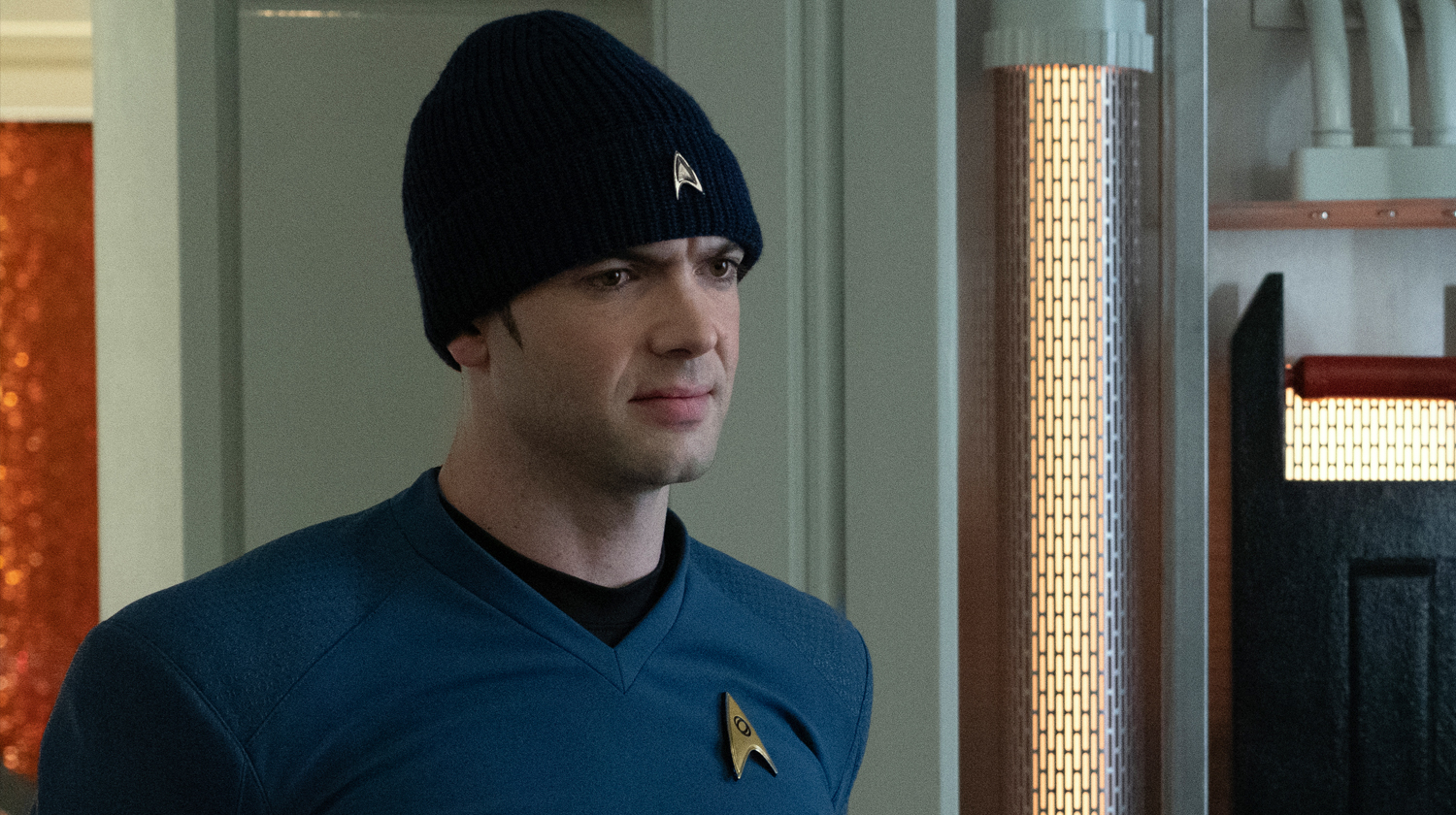 Spock mengenakan beanie bergaya Starfleet di episode minggu ini, karena di luar angkasa sangat dingin.